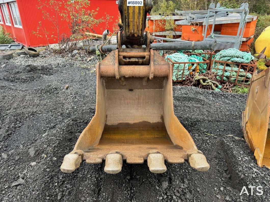 2001 Komatsu PC240LC-6K Crawler Excavator