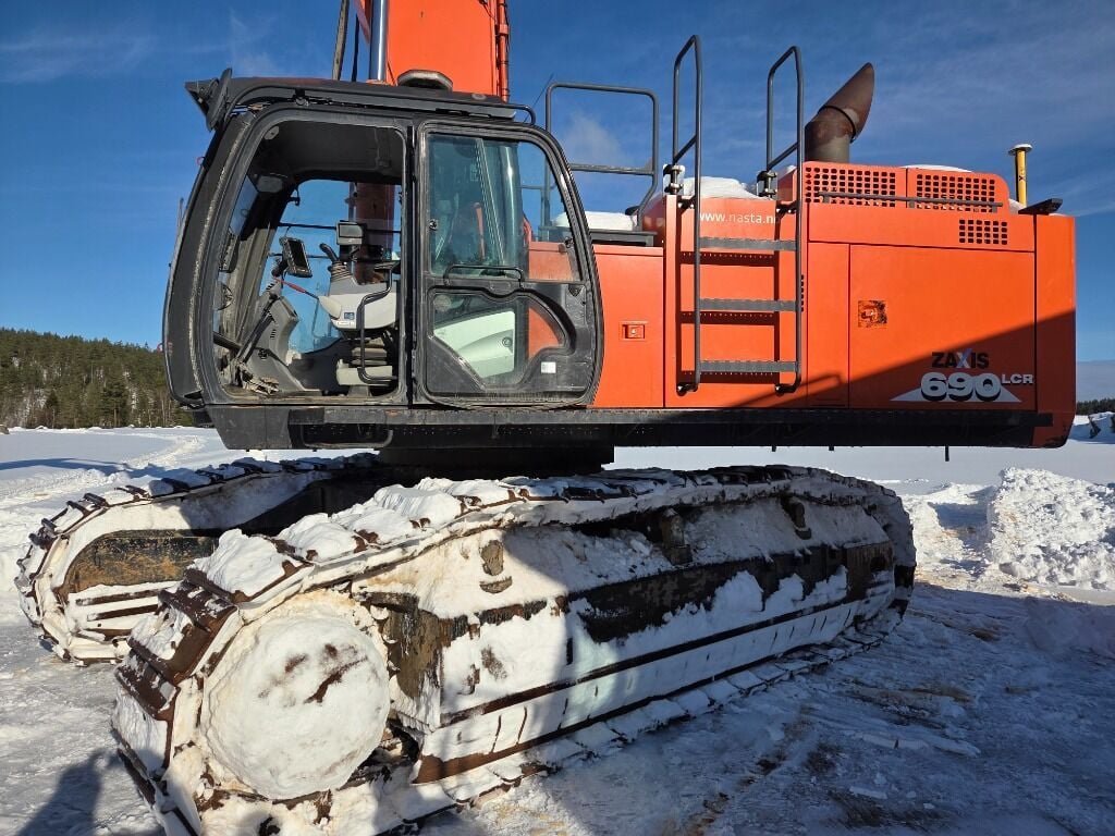 2018 Hitachi ZX690-6 Crawler Excavator