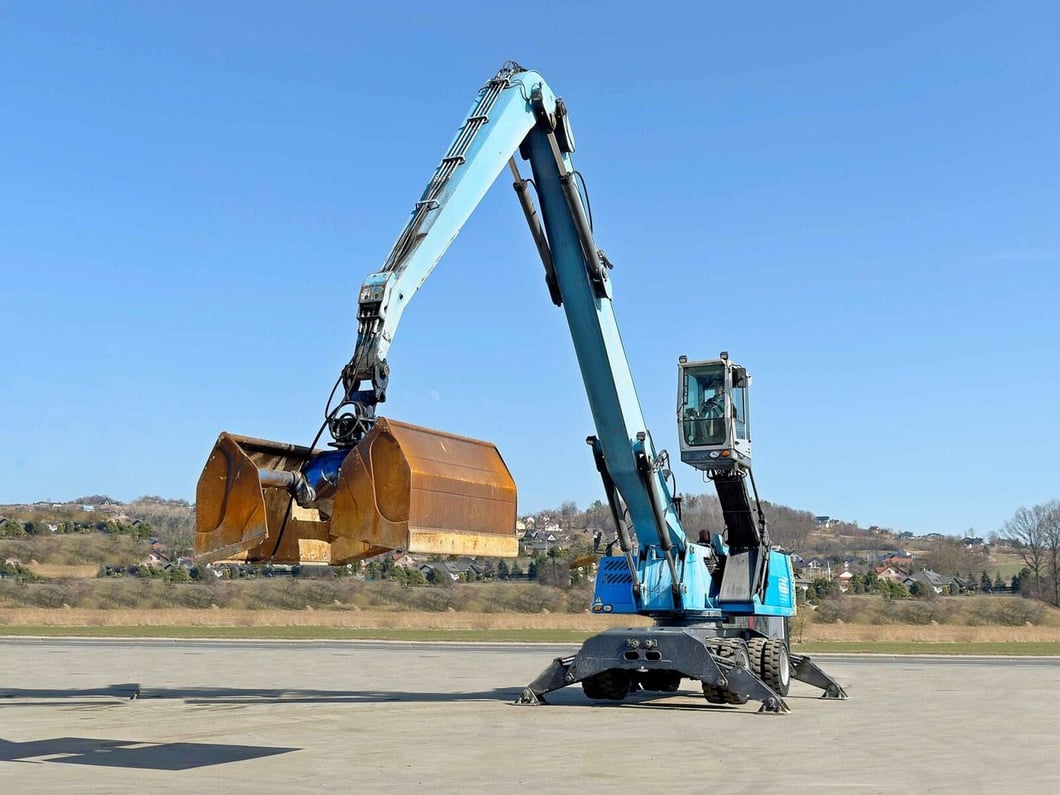 2011 Terex MHL360 Material Handler