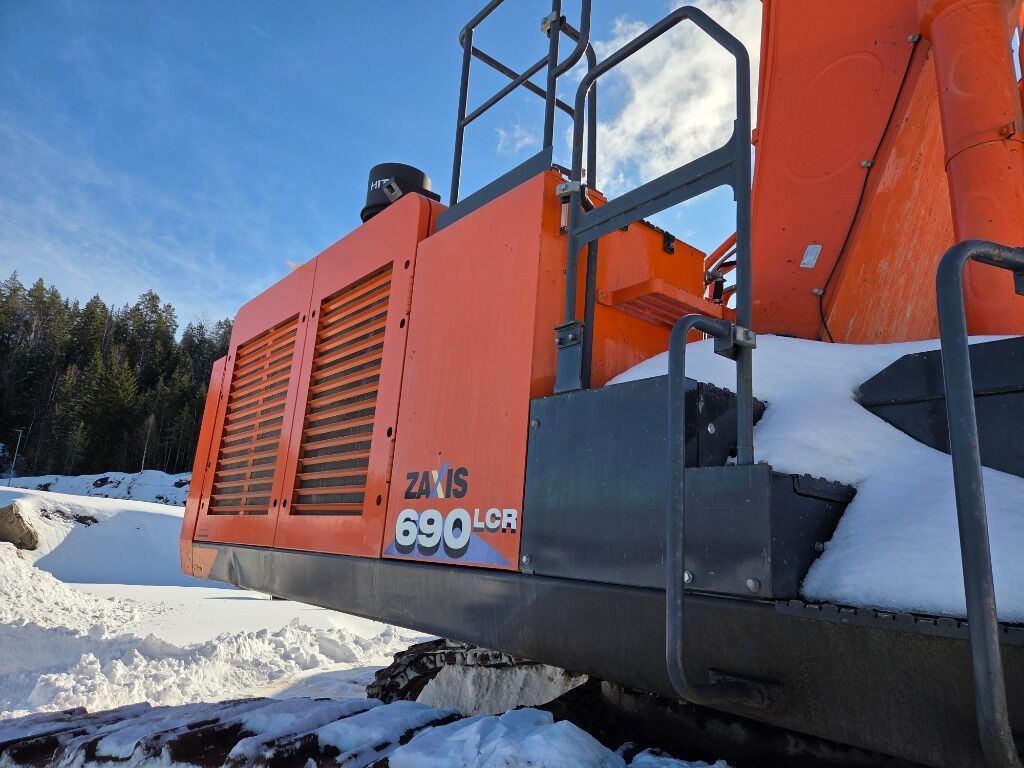 2018 Hitachi ZX690-6 Crawler Excavator