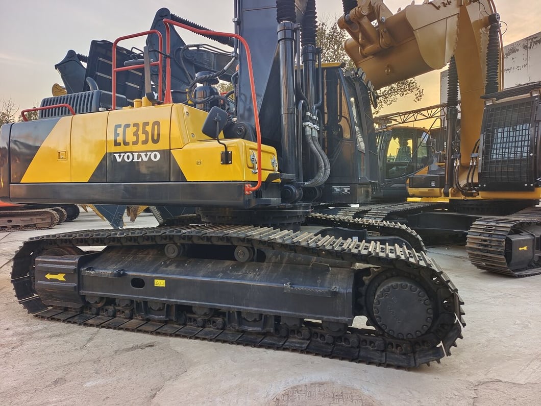 2025 Volvo EC350D Crawler Excavator