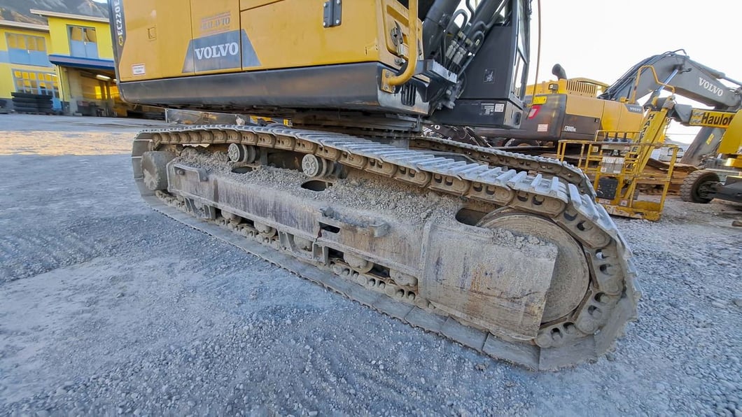 2015 Volvo EC220E Crawler Excavator
