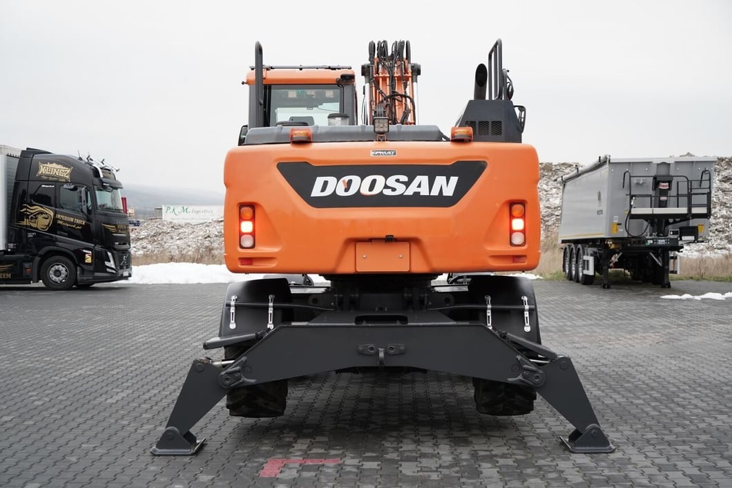 2019 Doosan DX140W Wheel Excavator
