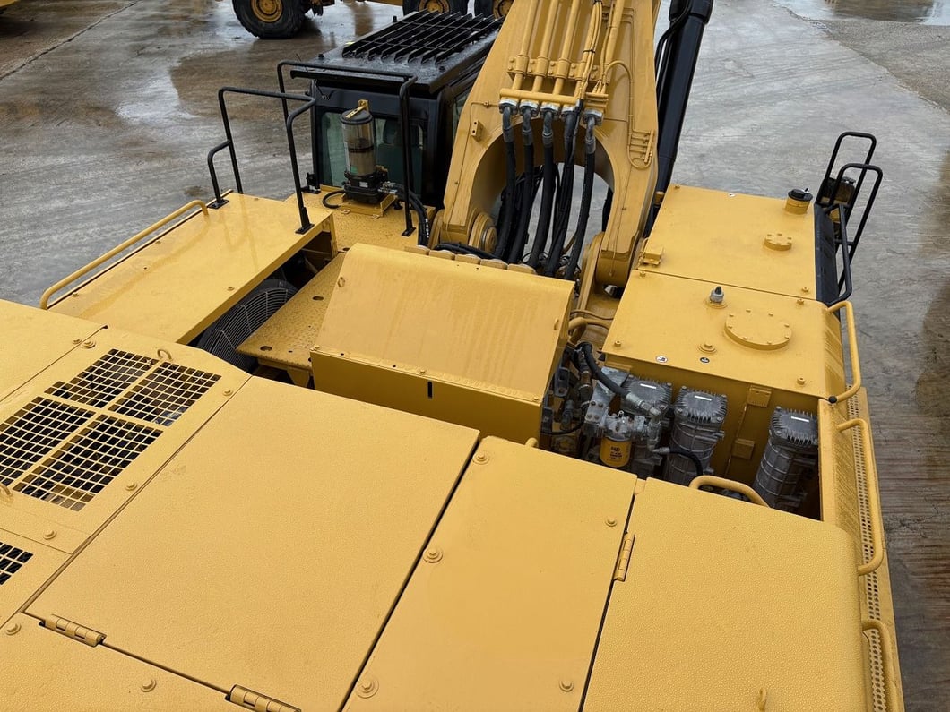 2013 Caterpillar 390DL ME Crawler Excavator