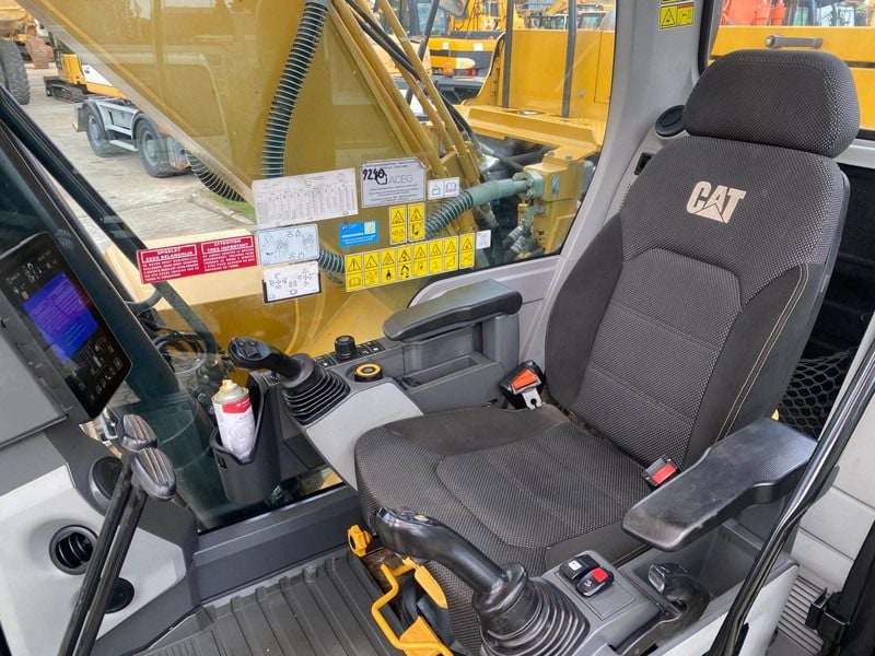 2018 Caterpillar 323 Crawler Excavator
