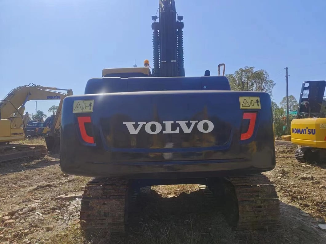 2023 Volvo EC210 Crawler Excavator