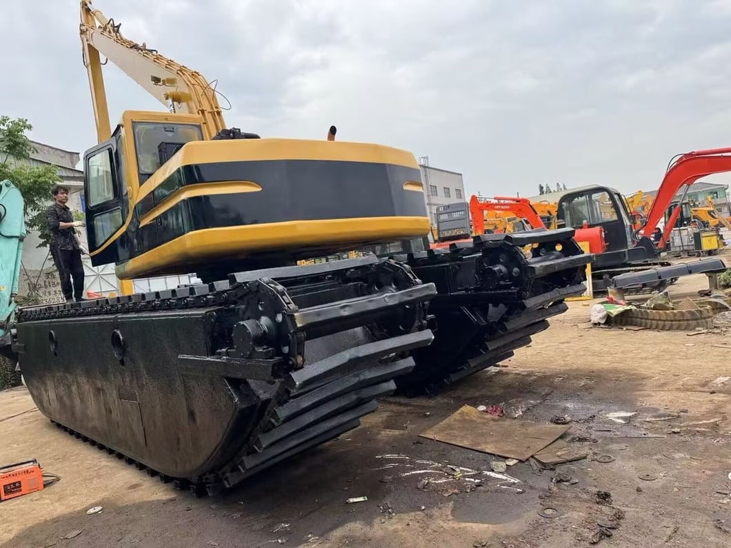 2023 Caterpillar 320BL Amphibious Excavator