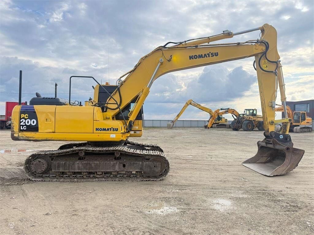 2015 Komatsu PC200 LC-8 Crawler Excavator