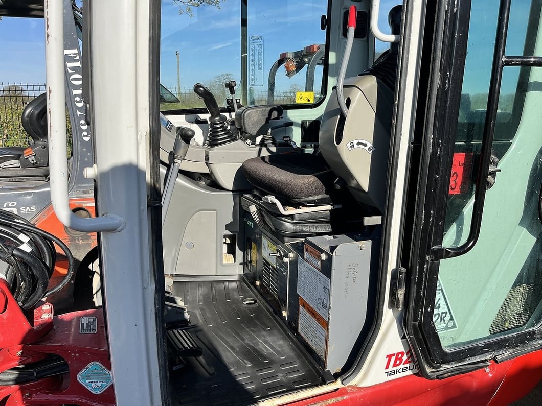 2020 Takeuchi TB225 Mini Excavator