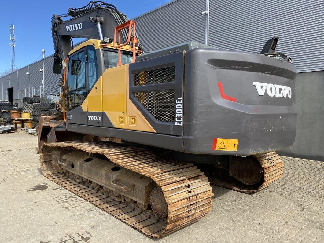 2016 Volvo EC300EL Crawler Excavator