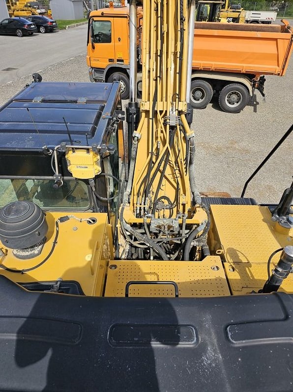 2015 Caterpillar 323EL Crawler Excavator