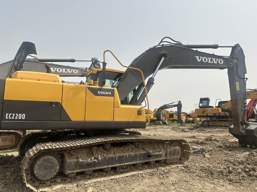 2021 Volvo EC220D Crawler Excavator