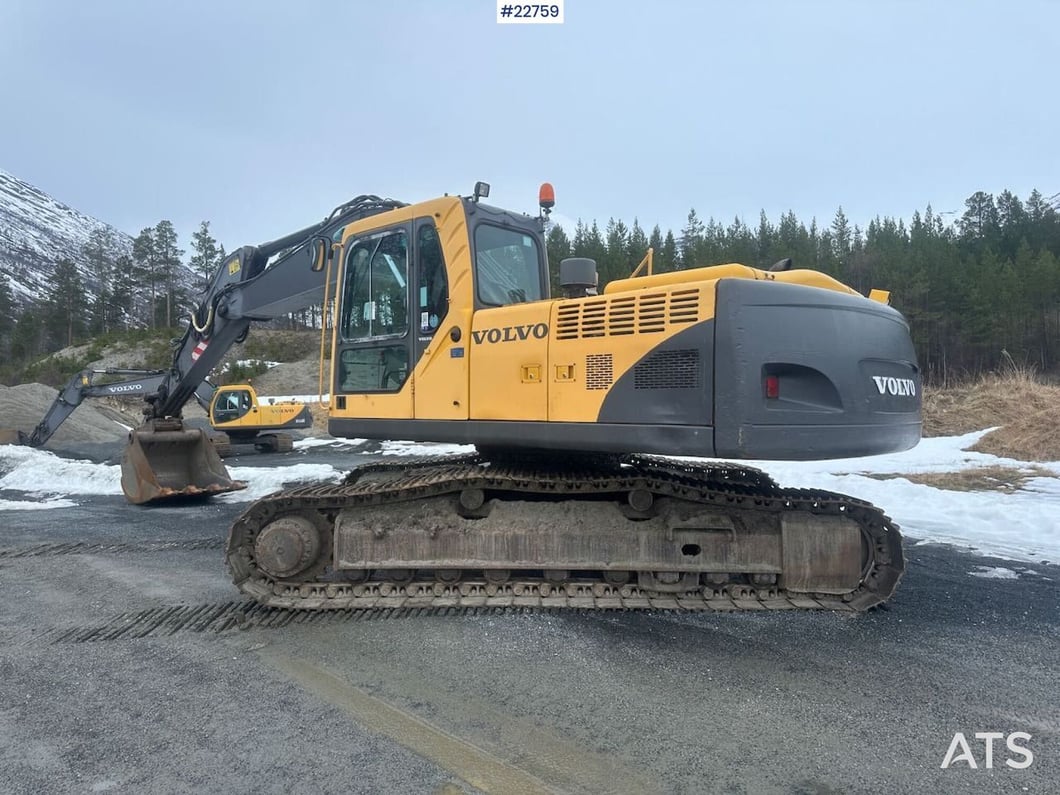 2006 Volvo EC240BLC Crawler Excavator
