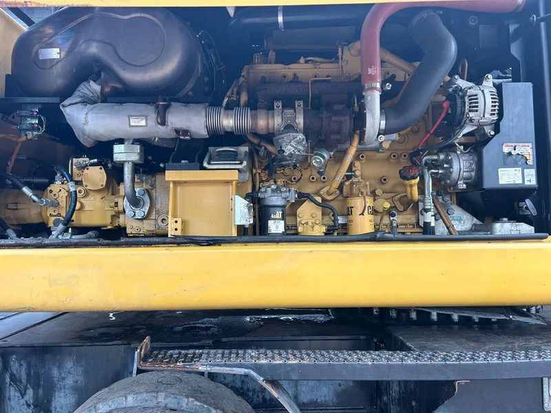 2015 Caterpillar MH3022 Material Handler