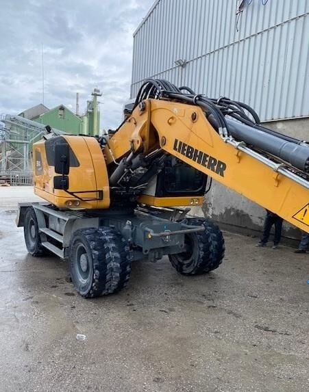 2021 Liebherr A914 COMPACT Wheel Excavator