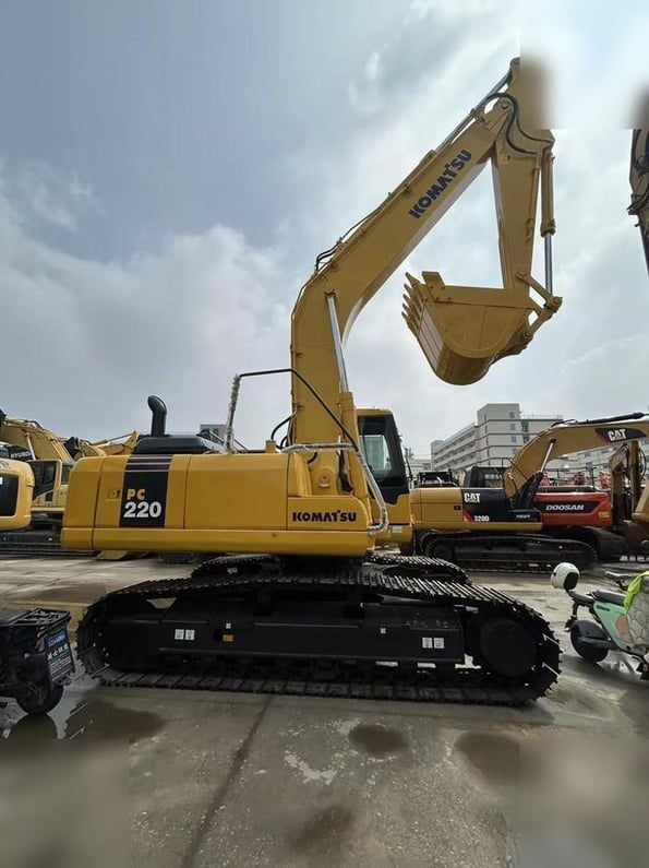 2024 Komatsu PC220-7 Crawler Excavator