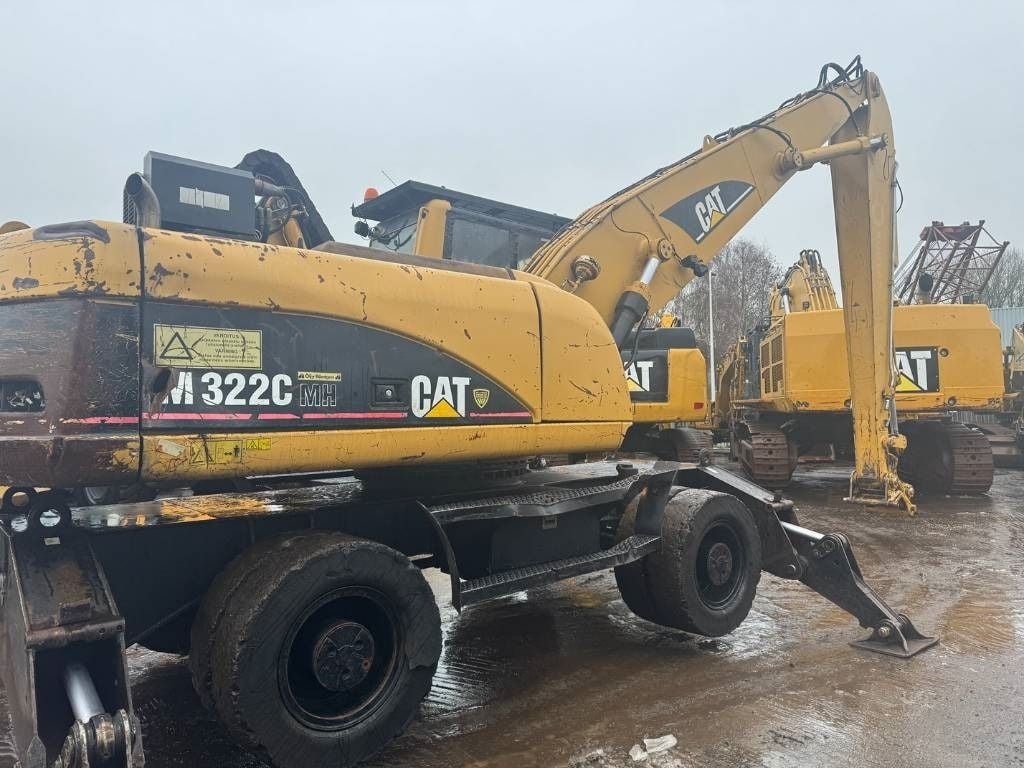 2005 Caterpillar M322C Material Handler