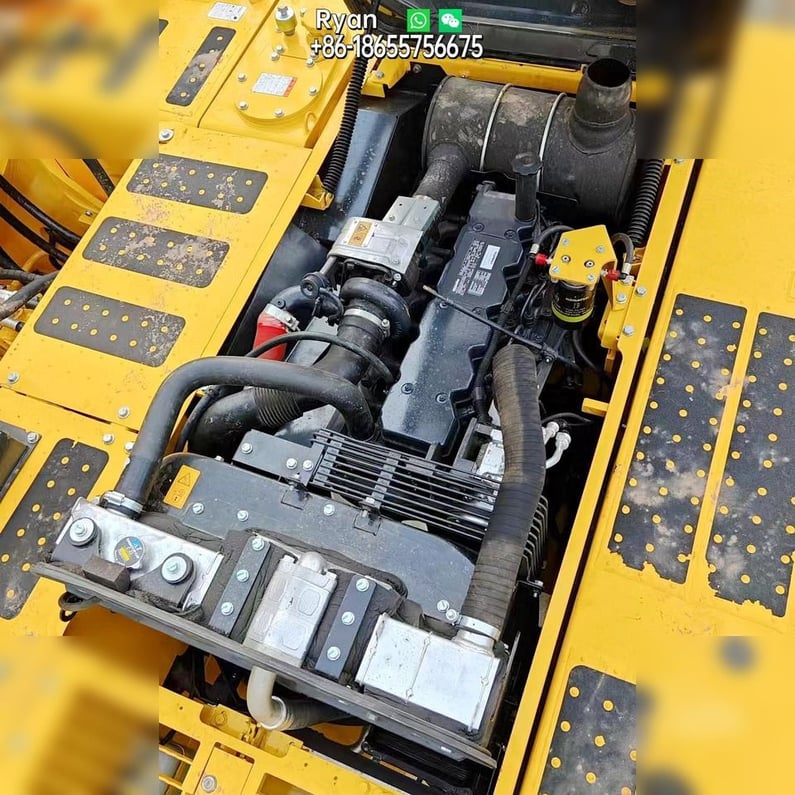 2022 Komatsu PC220-8 Crawler Excavator