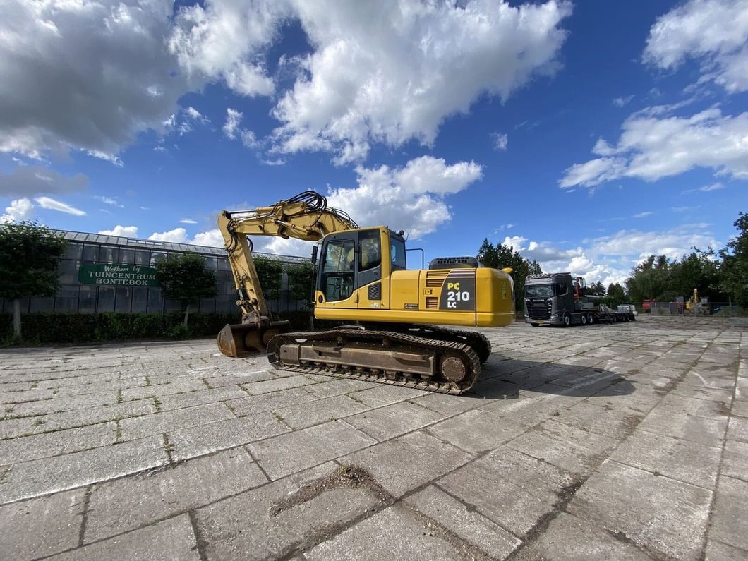 2012 Komatsu PC210LC-8 Crawler Excavator