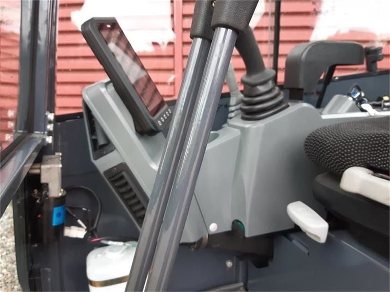 XCMG XE27E Mini Excavator