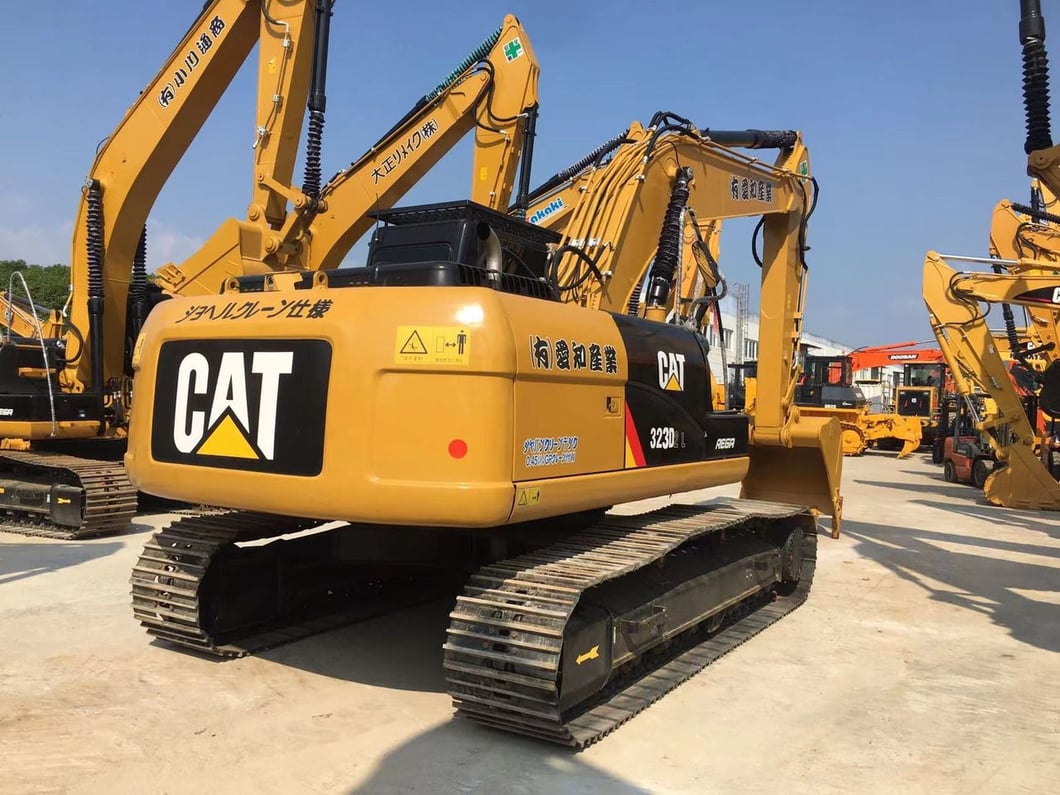 2022 Caterpillar 323D2L Crawler Excavator