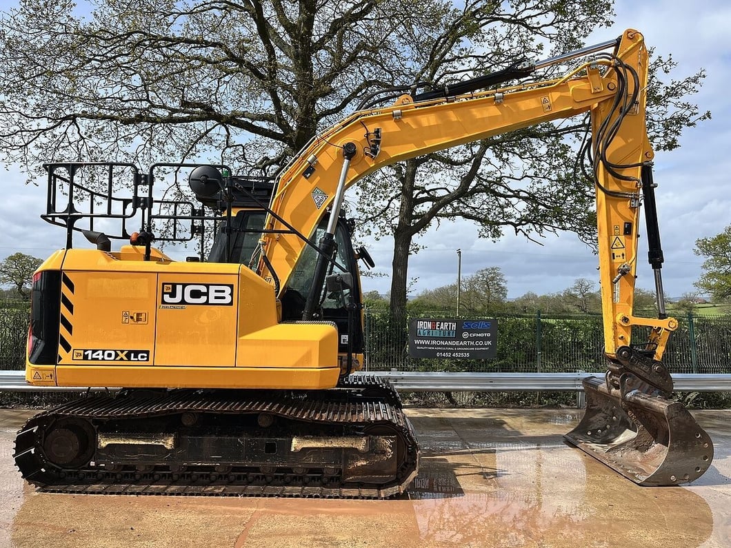 2023 JCB 140X LC Crawler Excavator