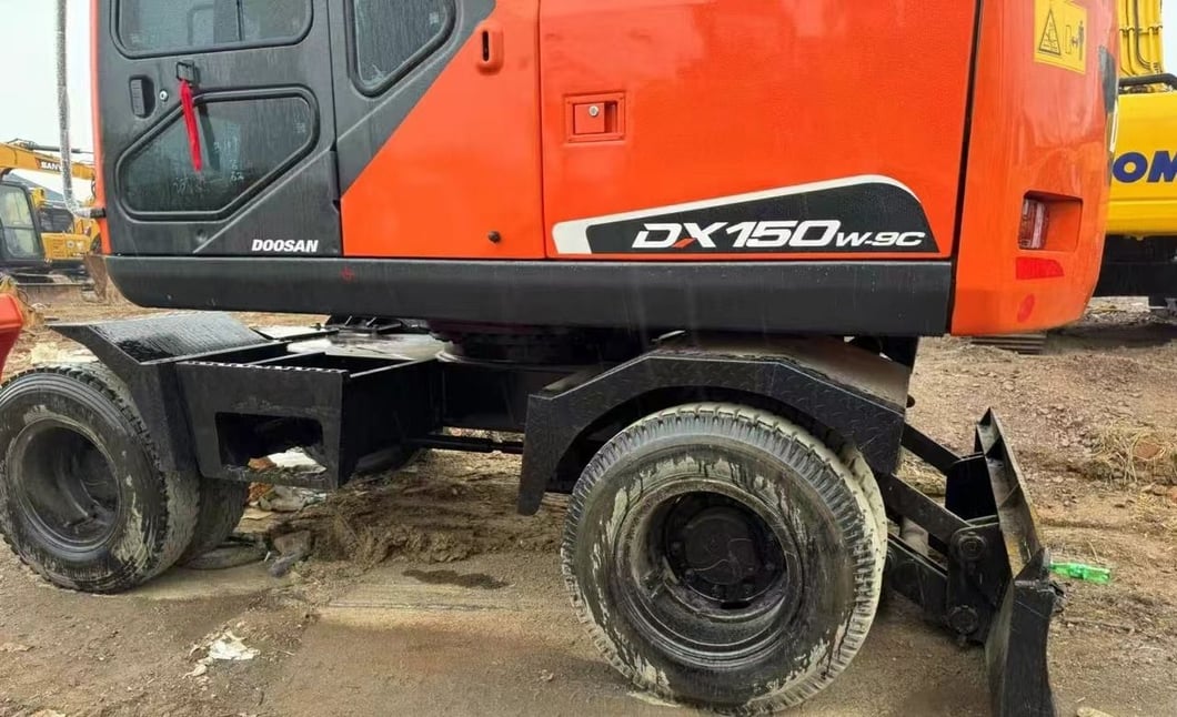 2022 Doosan DX150W Wheel Excavator