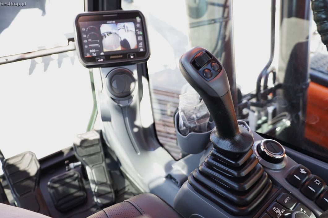 2022 Doosan DX225LC-7 Crawler Excavator