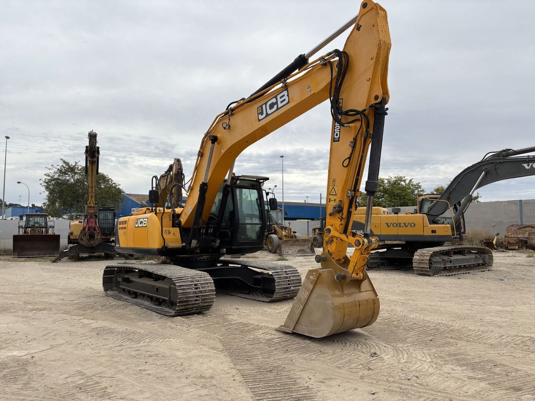 2015 JCB JS220LC Crawler Excavator