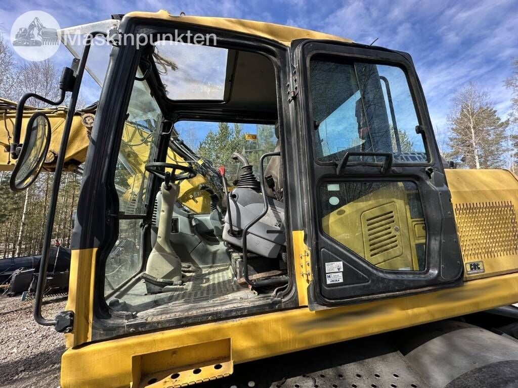 2007 Komatsu PW140-7 Wheel Excavator