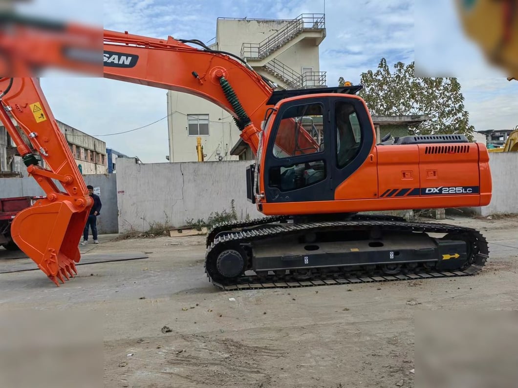 2018 Doosan DX225LC Crawler Excavator