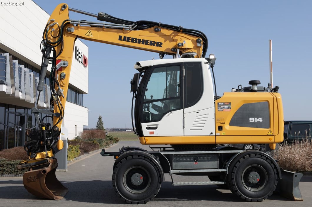 2017 Liebherr A914 LITRONIC Wheel Excavator