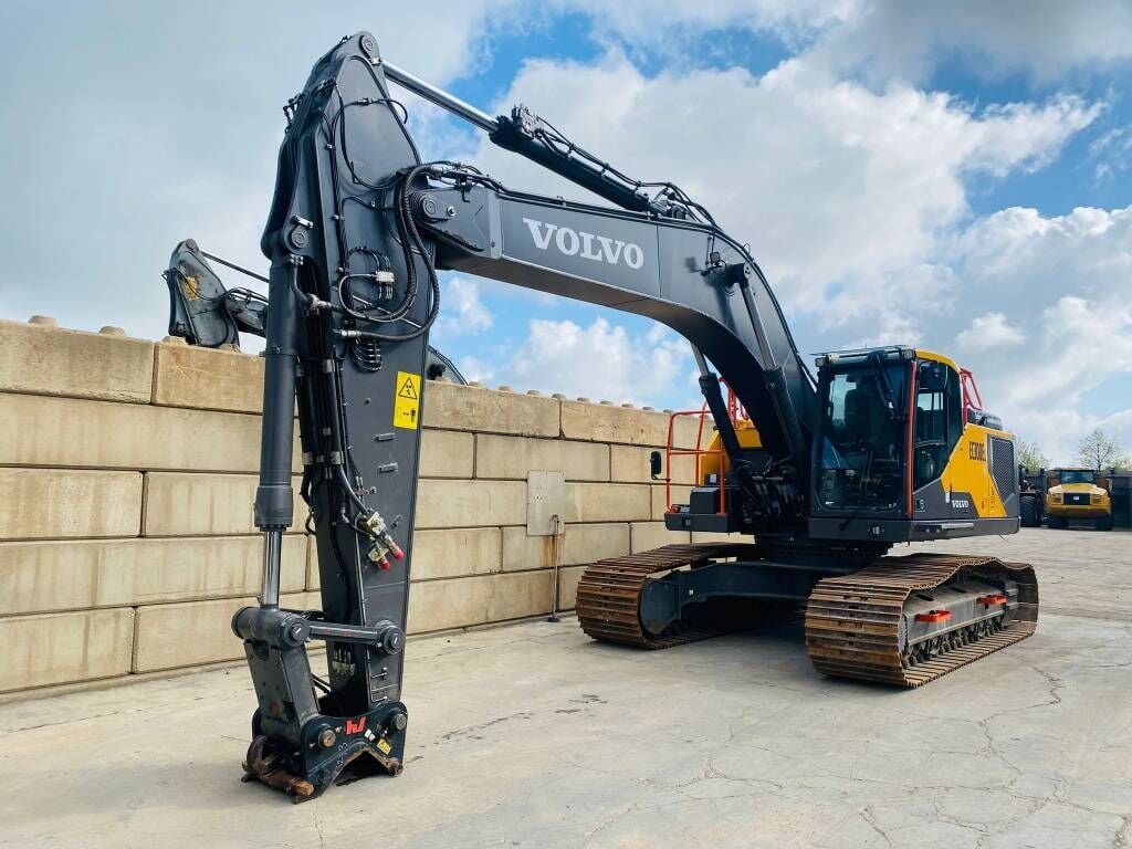 2023 Volvo EC300EL Crawler Excavator