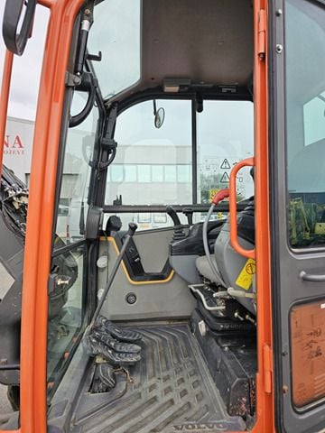 2017 Volvo ECR88D Mini Excavator