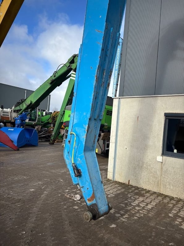 2002 Fuchs MHL331C Material Handler