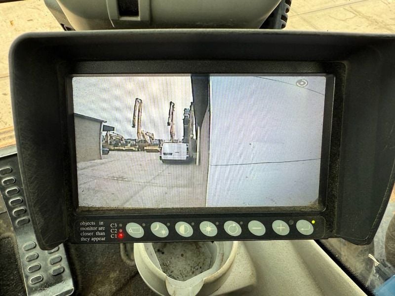 2016 Hitachi ZX250LC-6 Crawler Excavator