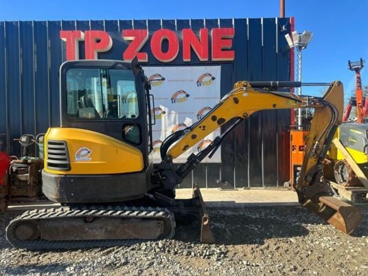 2016 Bobcat E35 Mini Excavator