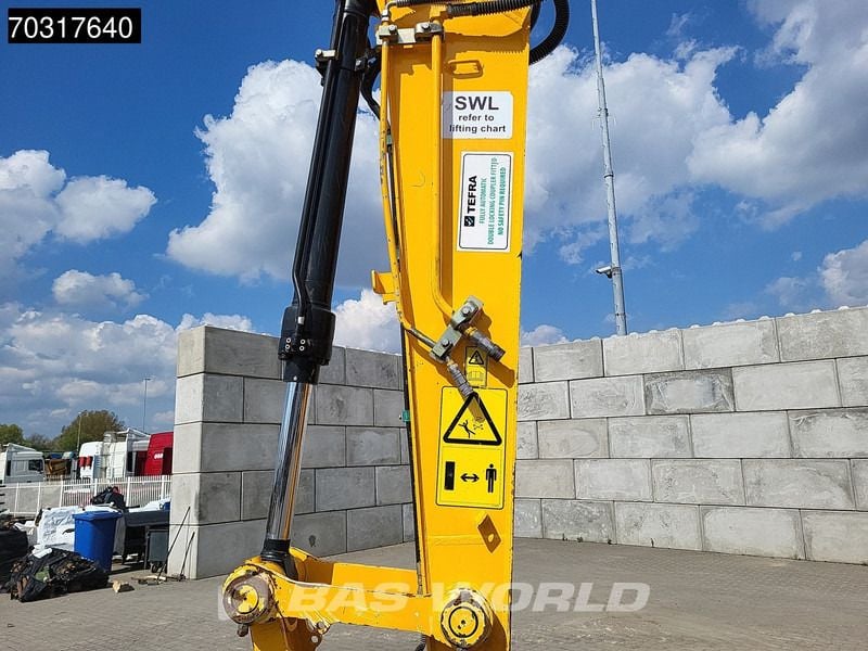 2019 JCB JS131LC Crawler Excavator