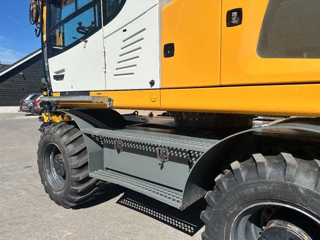 2014 Liebherr A916 Wheel Excavator