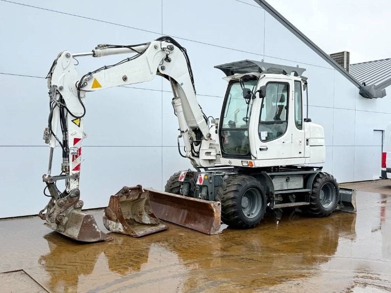 Liebherr A 309 – Hammer Lines / Quick Coupler (2011)