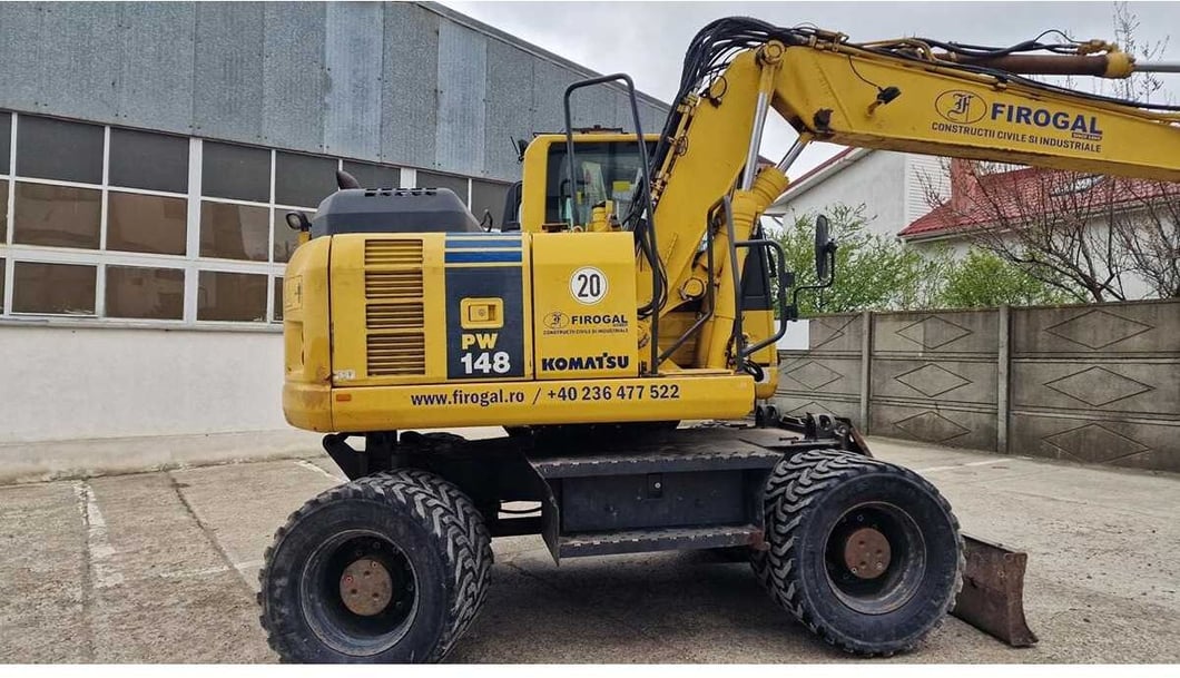 Komatsu PW148-8 Wheel Excavator