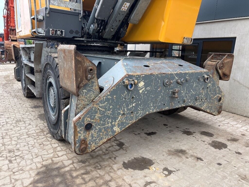 2015 Liebherr LH40 Material Handler