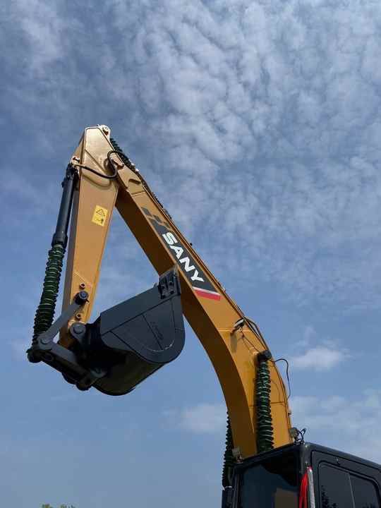 2000 Sany SY215C Crawler Excavator