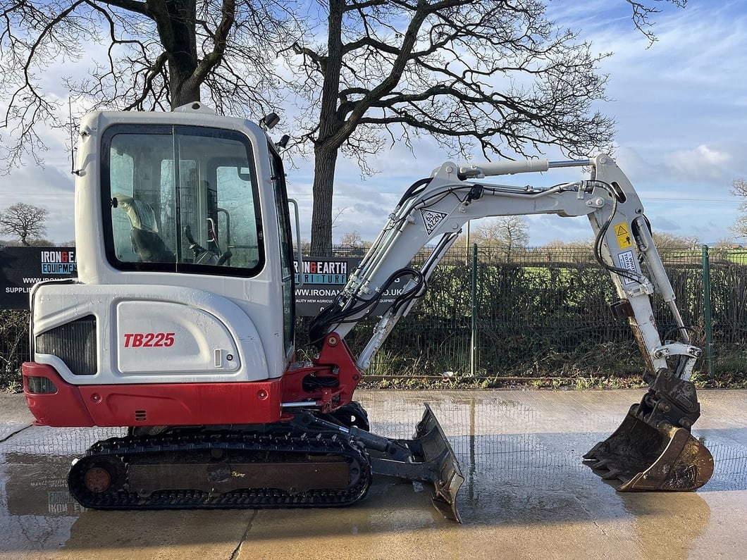 2020 Takeuchi TB225 Mini Excavator