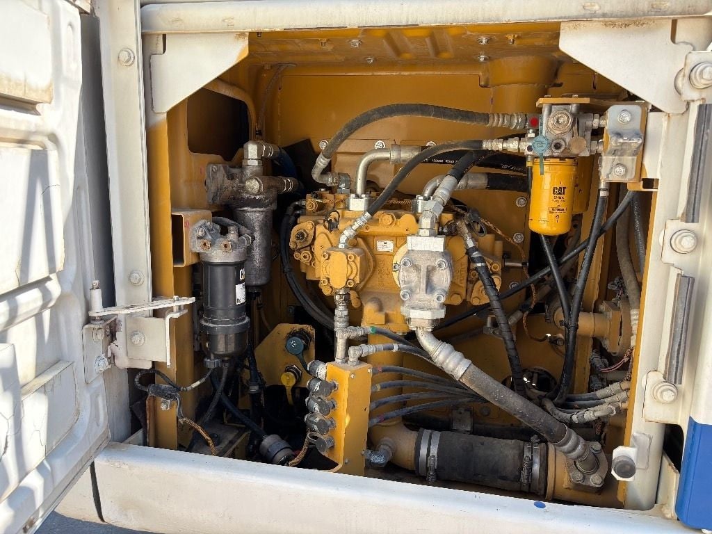 2013 Caterpillar 320E Crawler Excavator