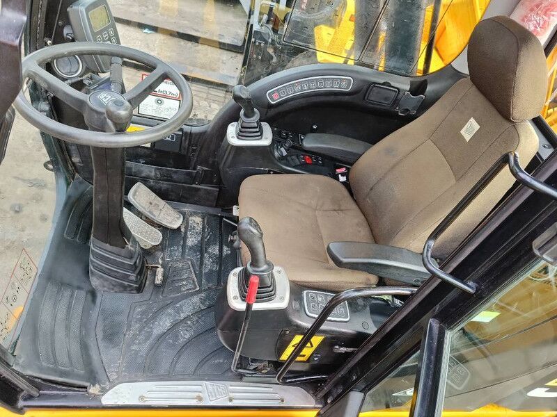 2011 JCB JS160W Material Handler