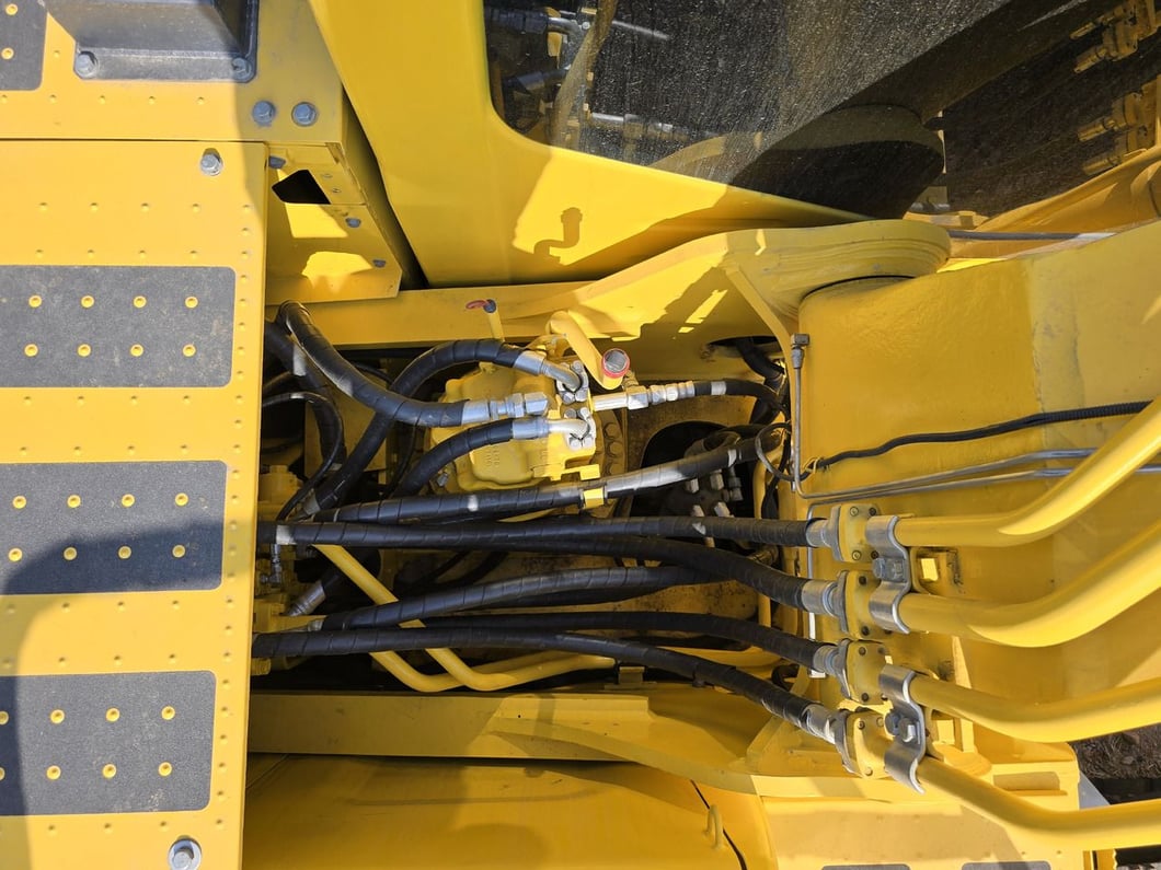 2024 Komatsu PC240-8 Crawler Excavator