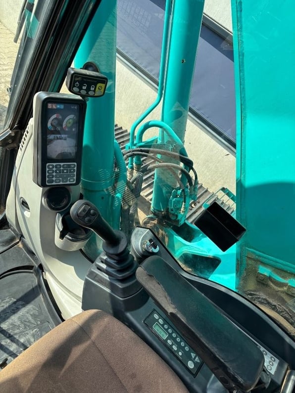 2014 Kobelco SK210LC-9 Crawler Excavator