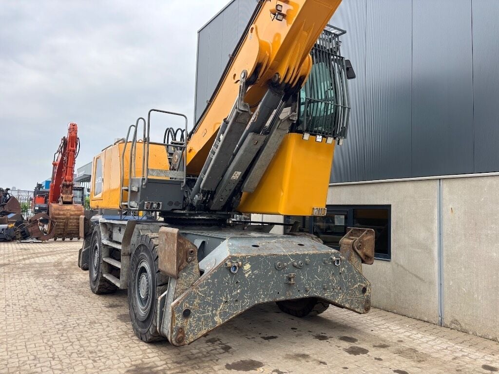 2015 Liebherr LH40 Material Handler