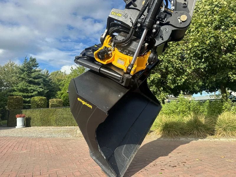 2025 Volvo EWR170E Wheel Excavator